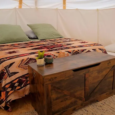 Luxe tent Les Cabanes-tipi Paco En Pleine Nature